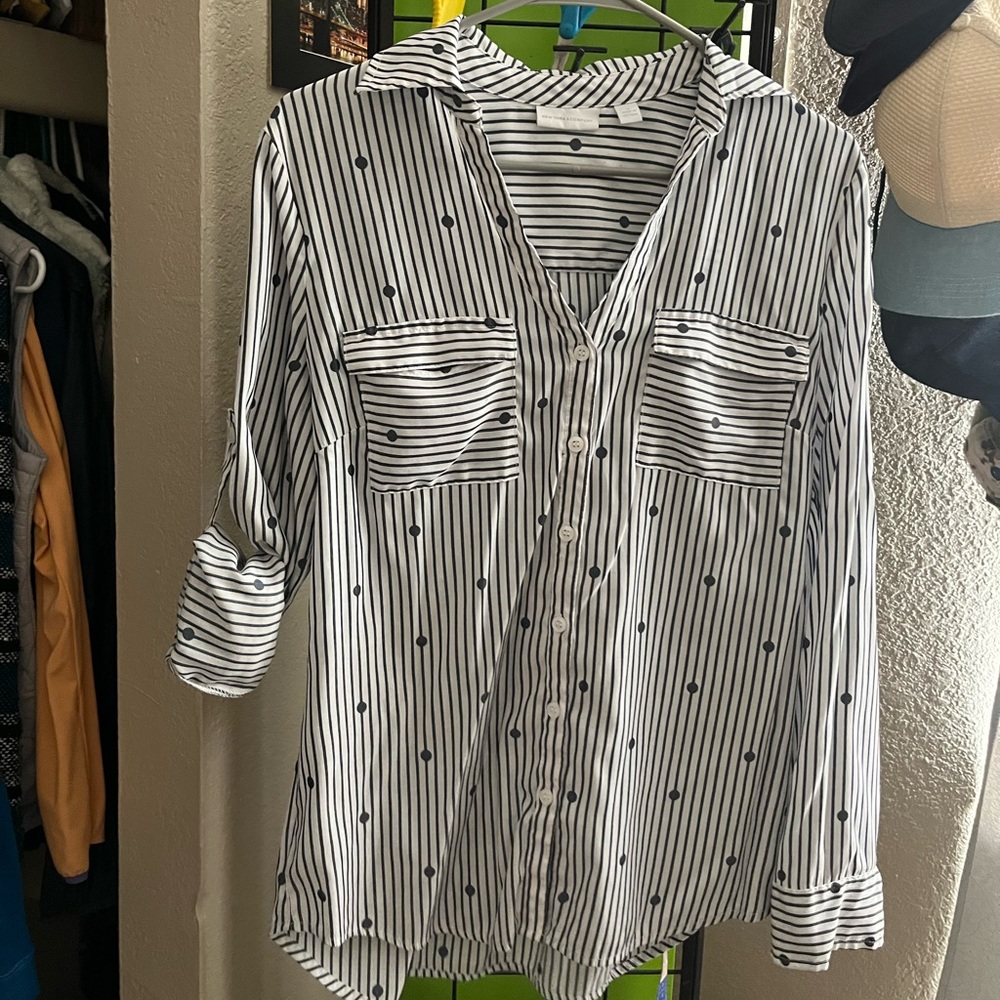 New york and co loose fit button up shirt